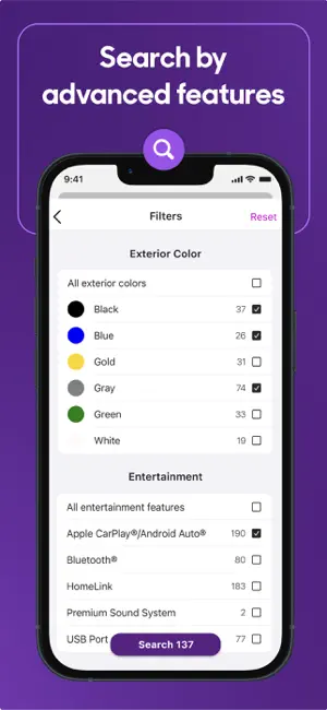 Filters screen with exterior color checkboxes and an Apple CarPlay/Android Auto option, showing 137 matching cars
